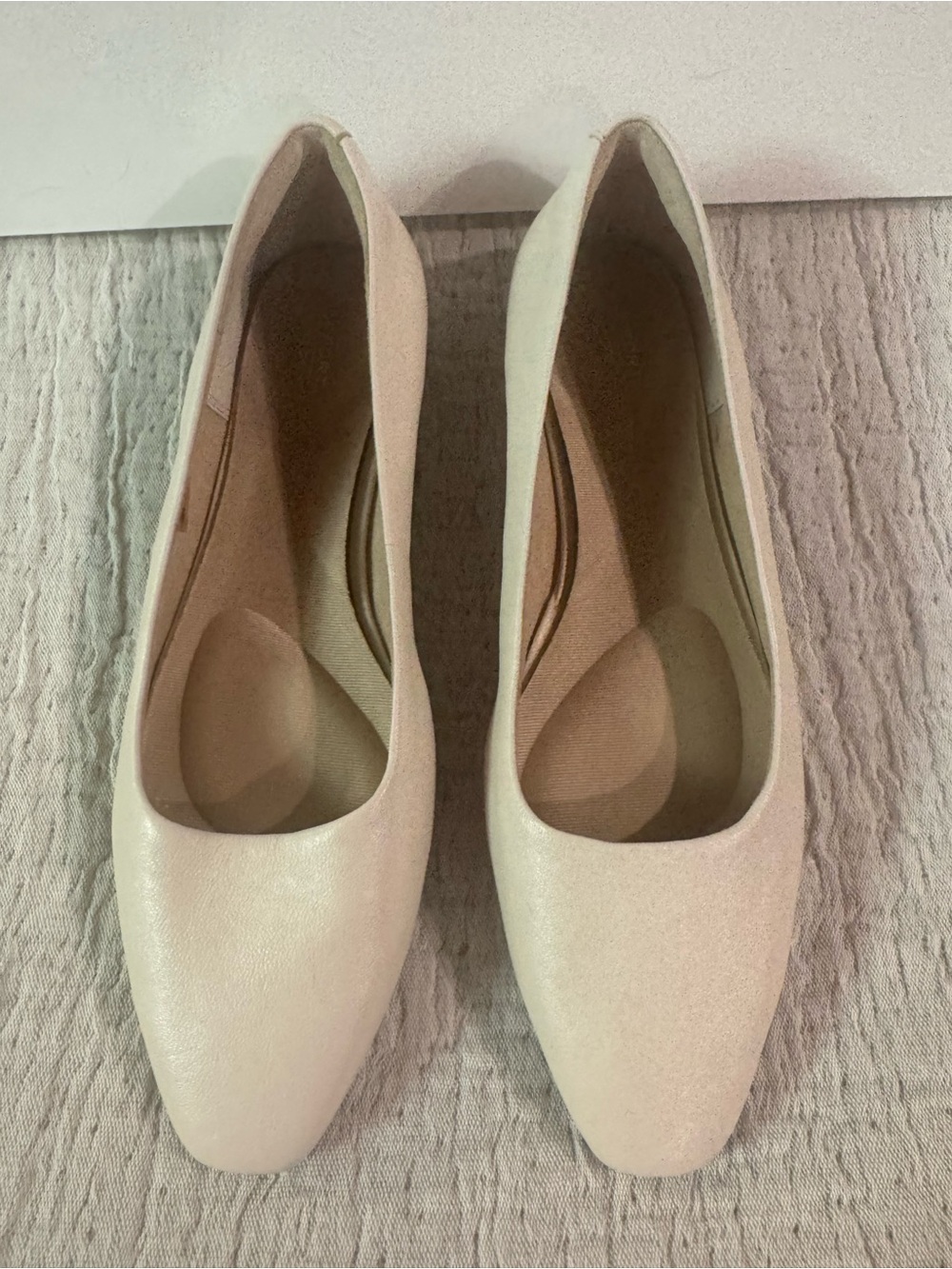 NWOT Cream Leather Rockport Flats Size 8.5